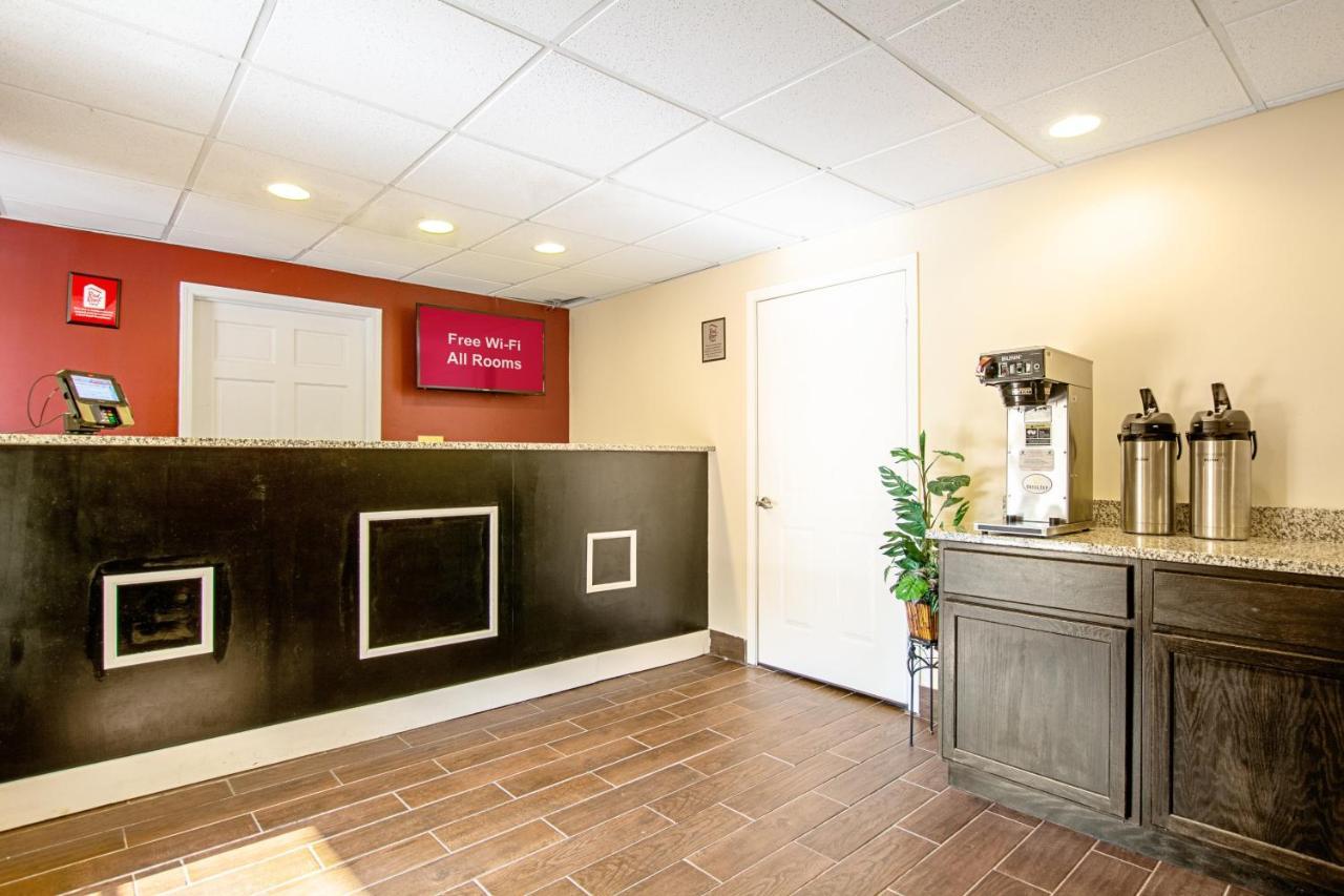 Red Roof Inn Scottsburg Bagian luar foto