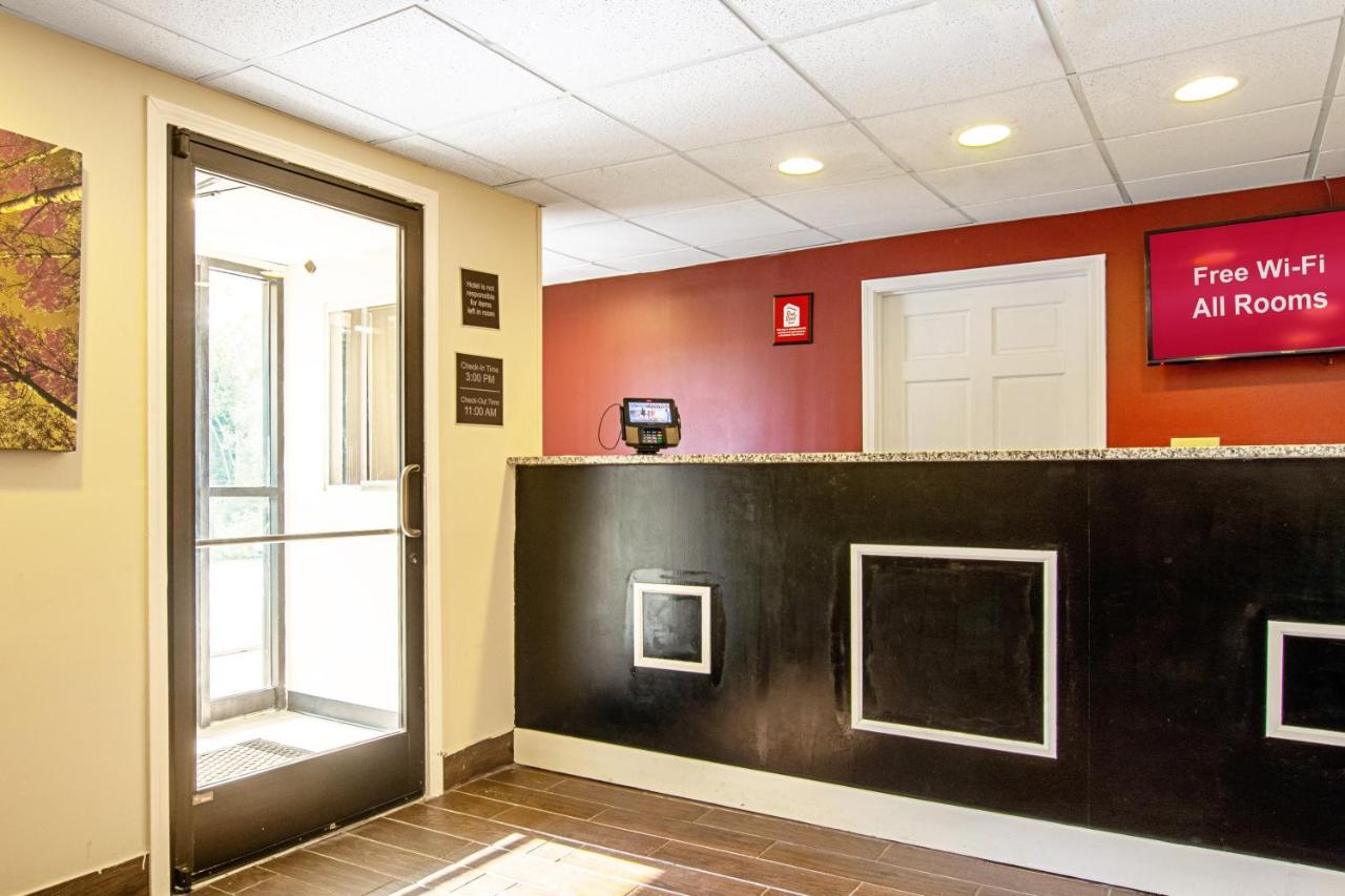 Red Roof Inn Scottsburg Bagian luar foto