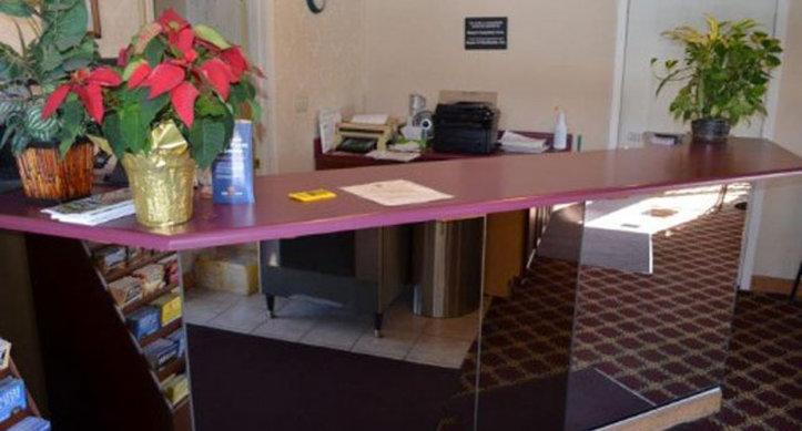 Red Roof Inn Scottsburg Bagian luar foto